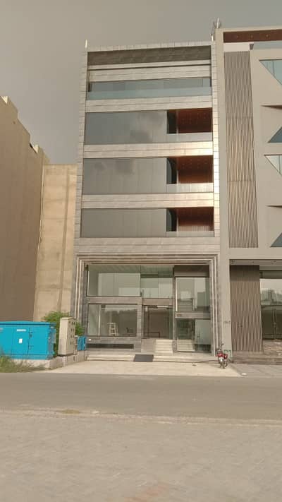 8 MARLA 7 STORIES CORPORATE PLAZA FOR RENT