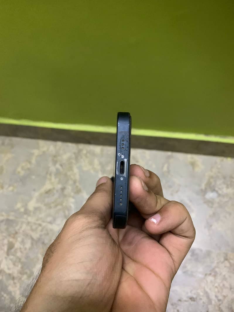 Apple iPhone 14 11
