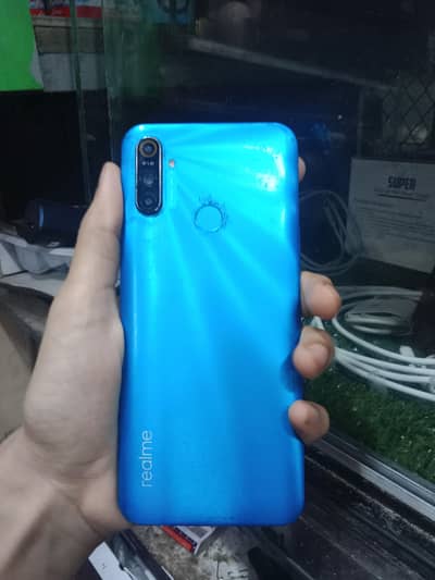 Realme C3 Saman dabba hai