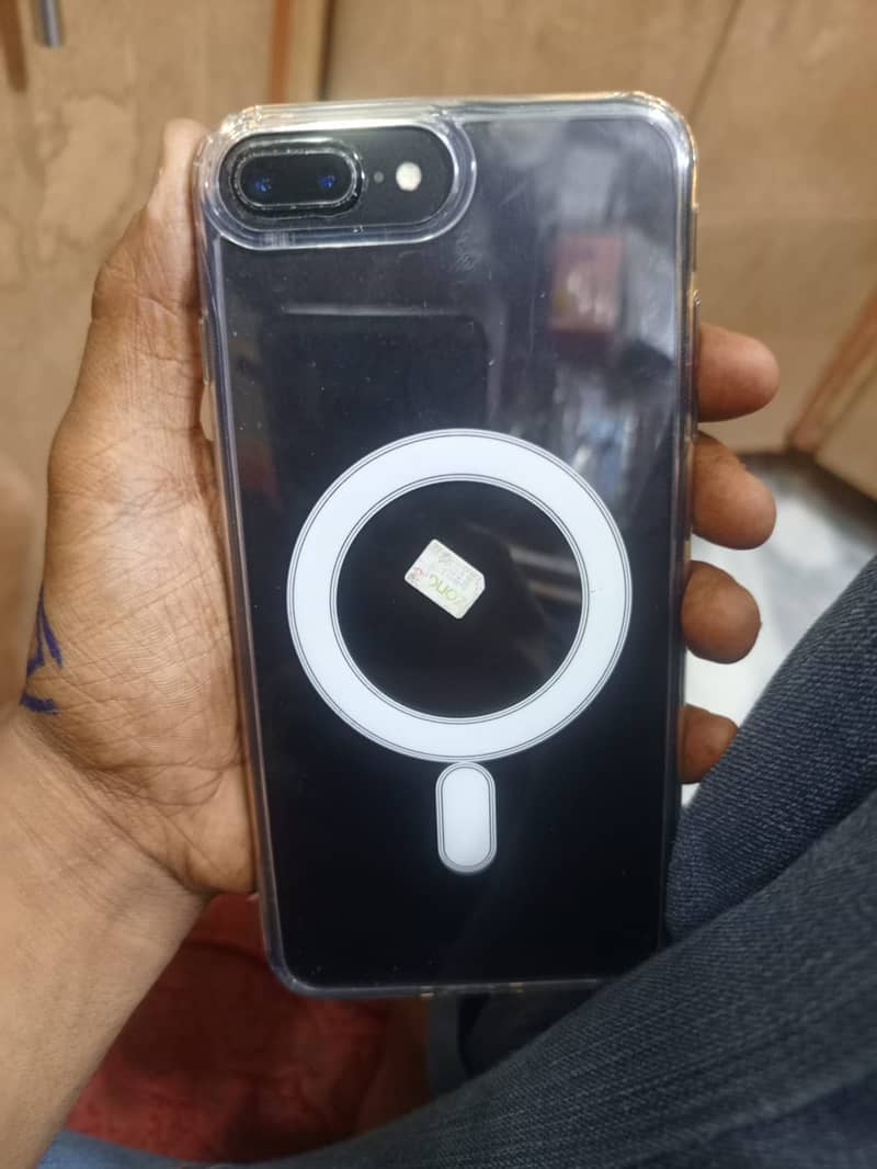 Apple iPhone 7 Plus 2