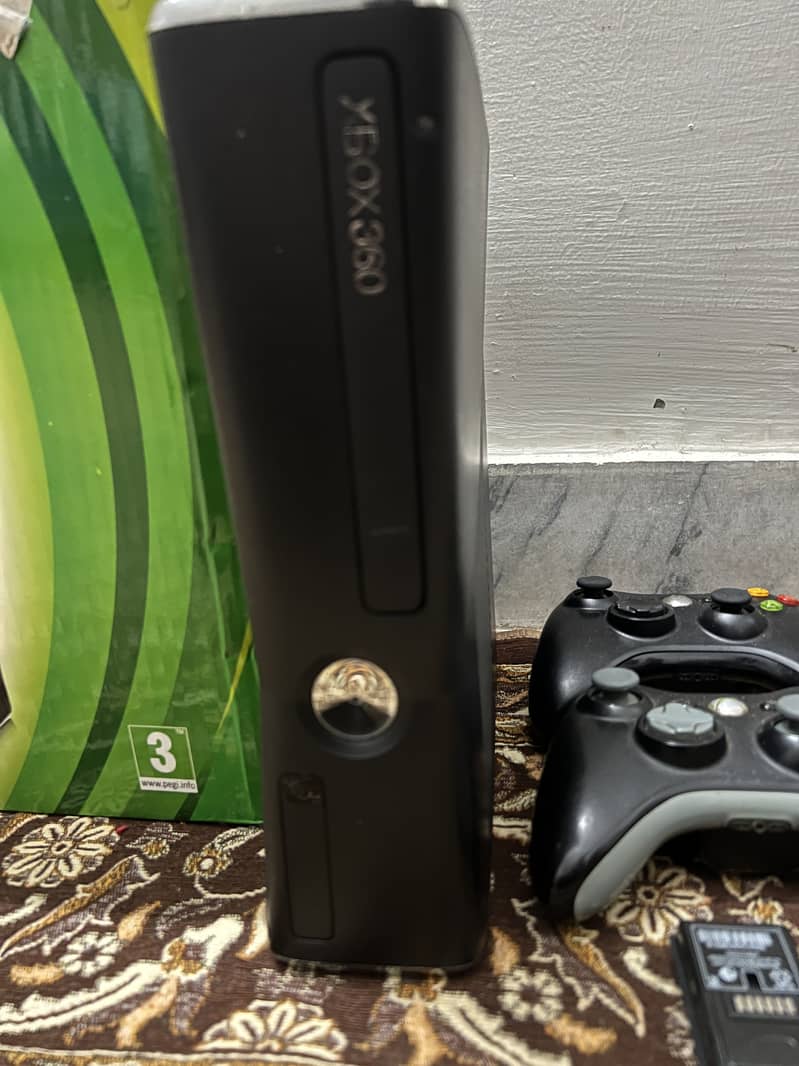 Xbox 360 S 3
