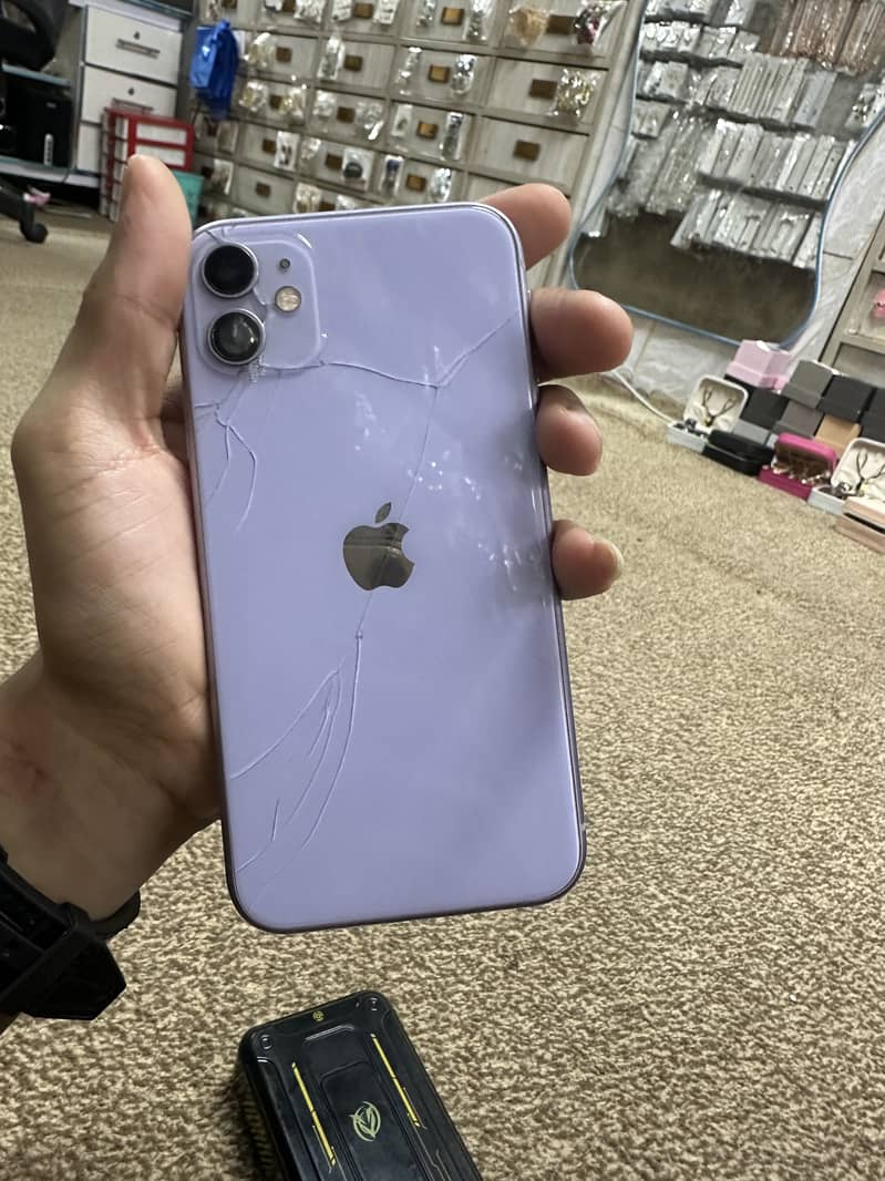 Apple iPhone 11 3
