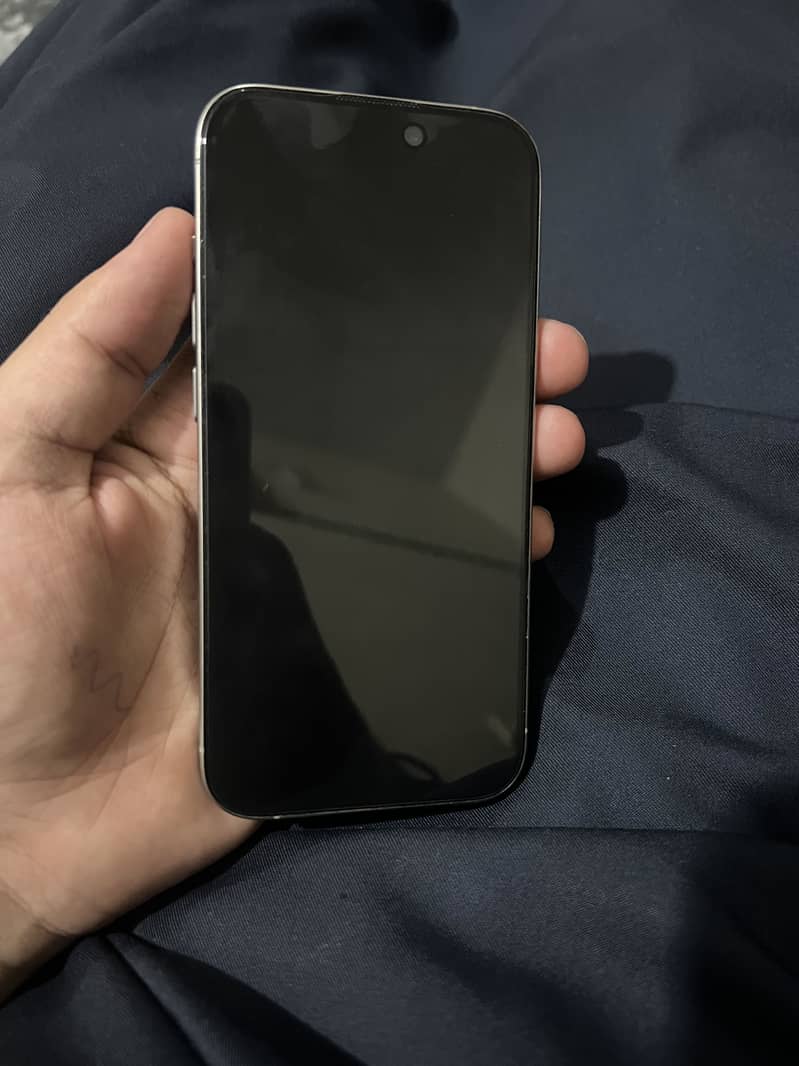 Apple iPhone 15 Pro 1