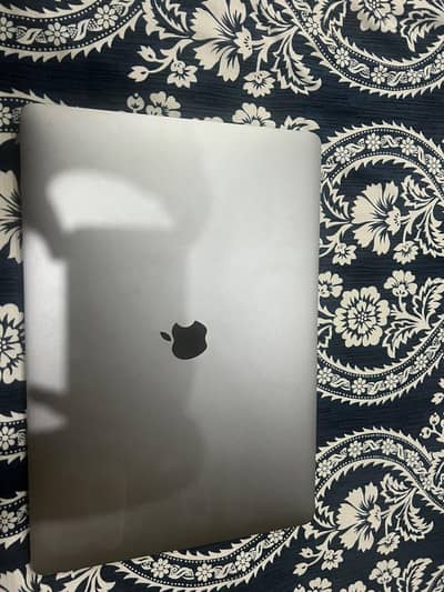 macbook pro 2019. . 15inch