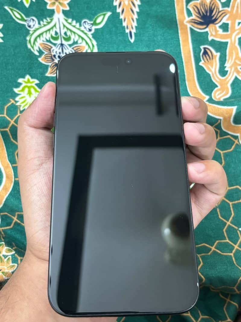 Apple iPhone 16 Plus 1