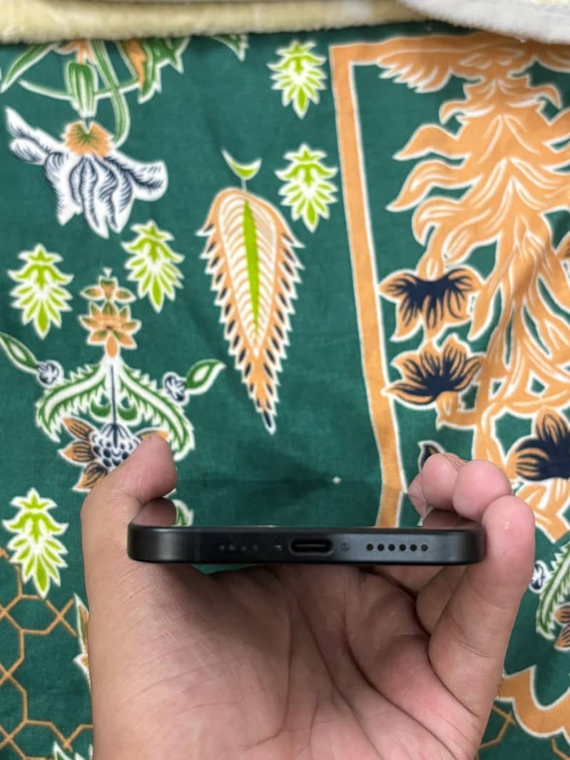 Apple iPhone 16 Plus 3