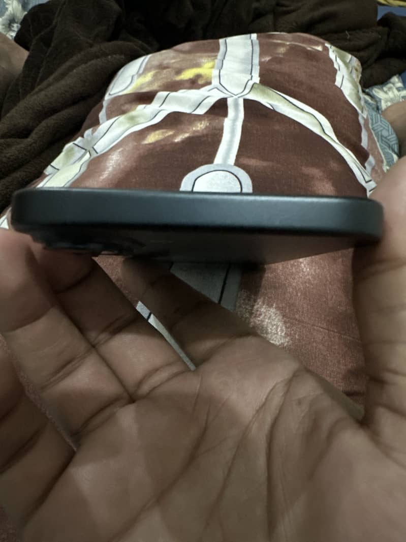 IPhone 16 Plus 5