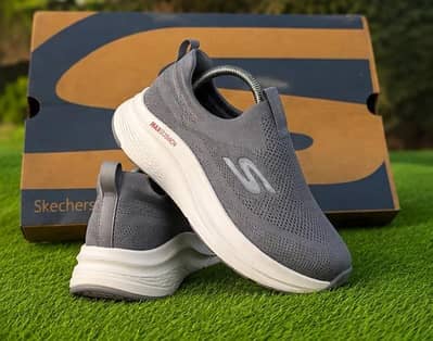SKECHERS SLIP ON  Condition 10/10  Size EUR 41  Dm For Price  1
