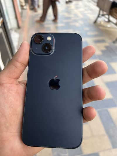 Apple iPhone 13