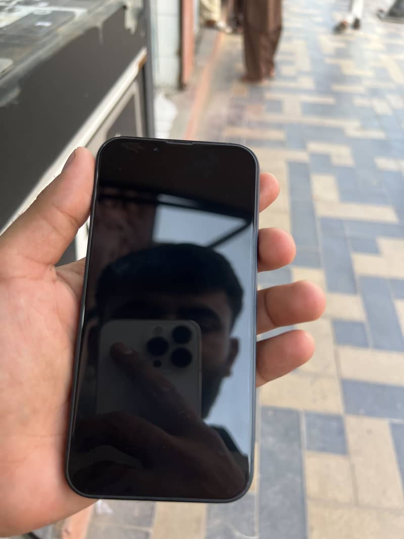 Apple iPhone 13 2