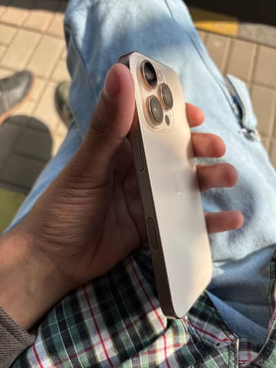 Apple iPhone 16 Pro
