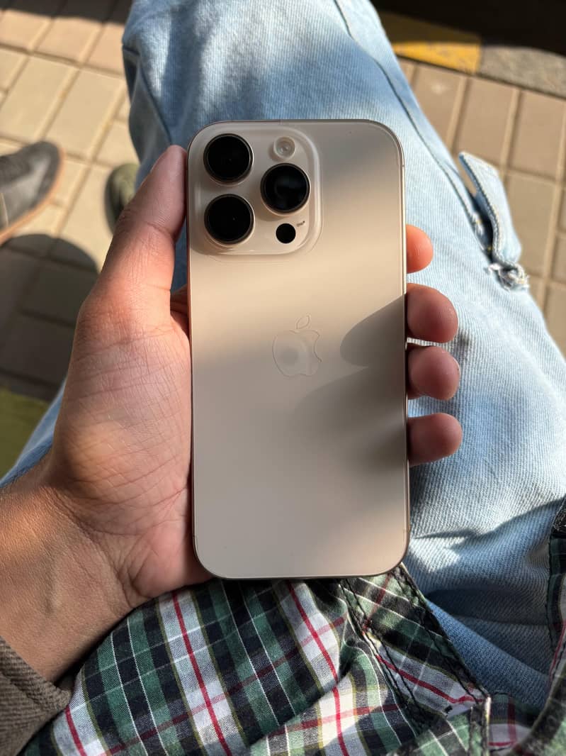 Apple iPhone 16 Pro 1