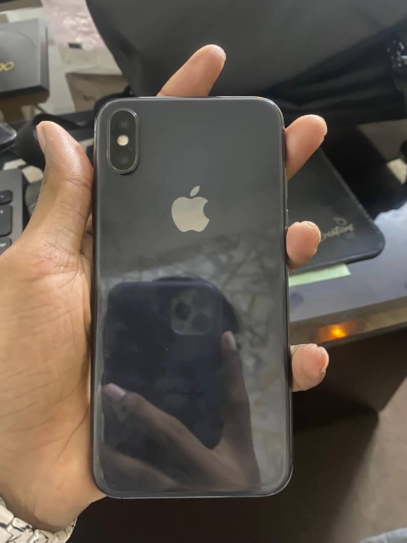 Apple iPhone X 4