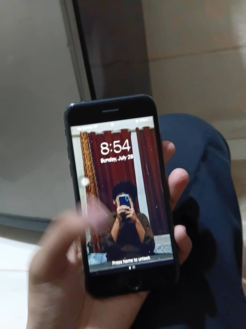 Apple iPhone 7 3