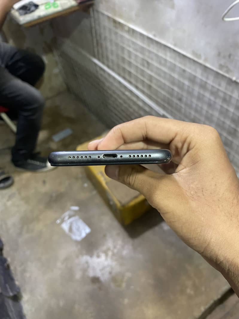 Apple iPhone 11 5