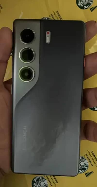 Tecno CAMON 40 Pro