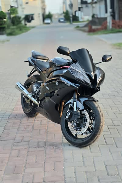 YAMAHA R6