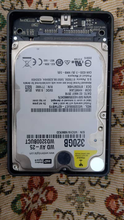 Hard drive with external case  for sale in burewala 320 Gb
