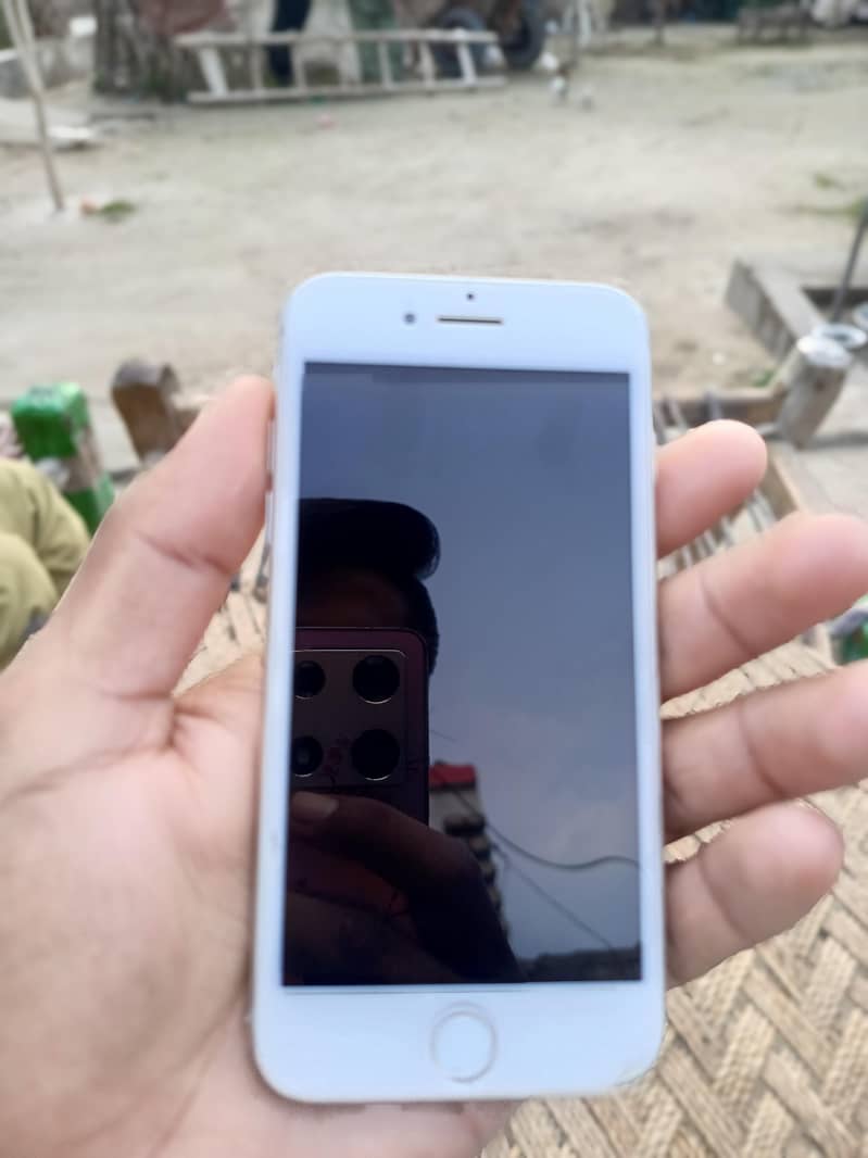 Apple iPhone 7 1
