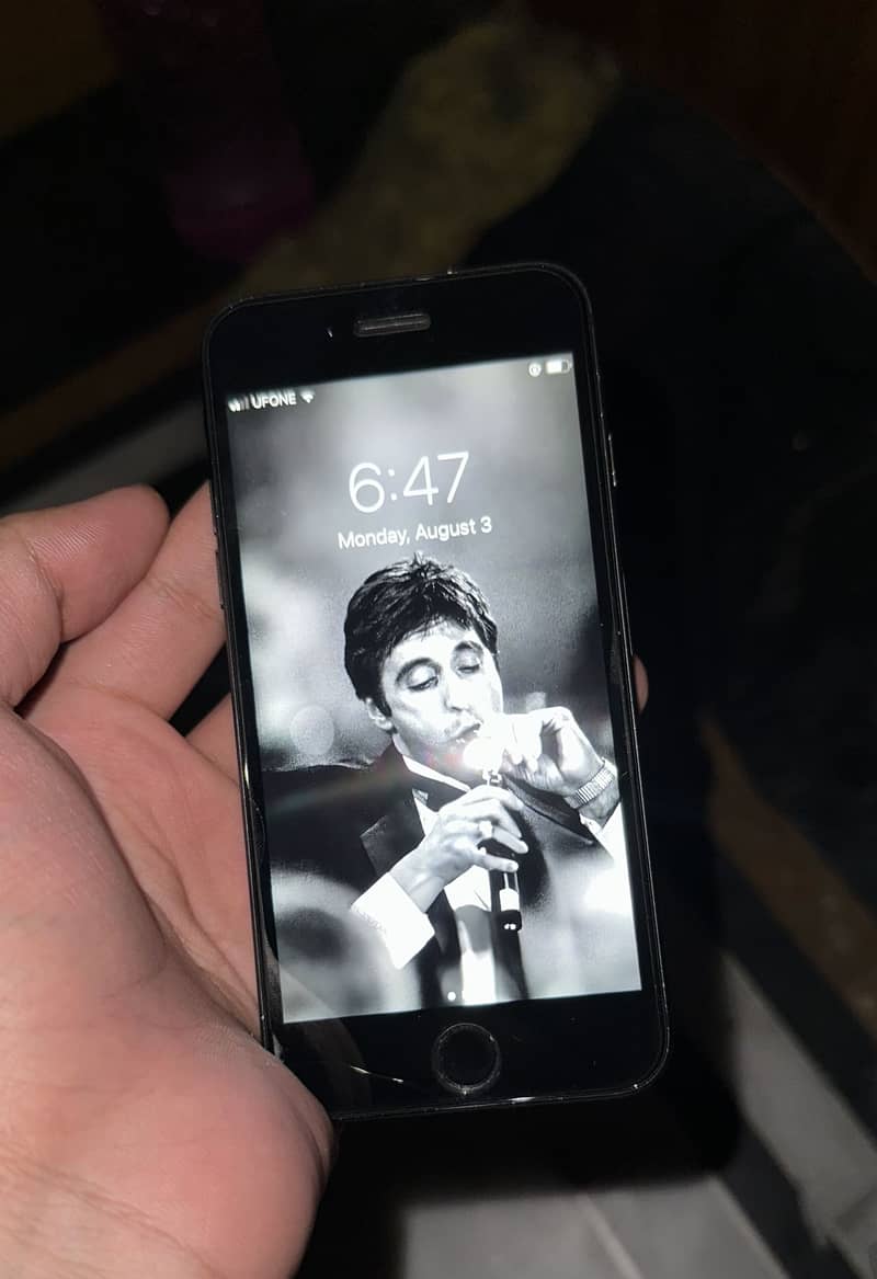 Apple iPhone 7 0