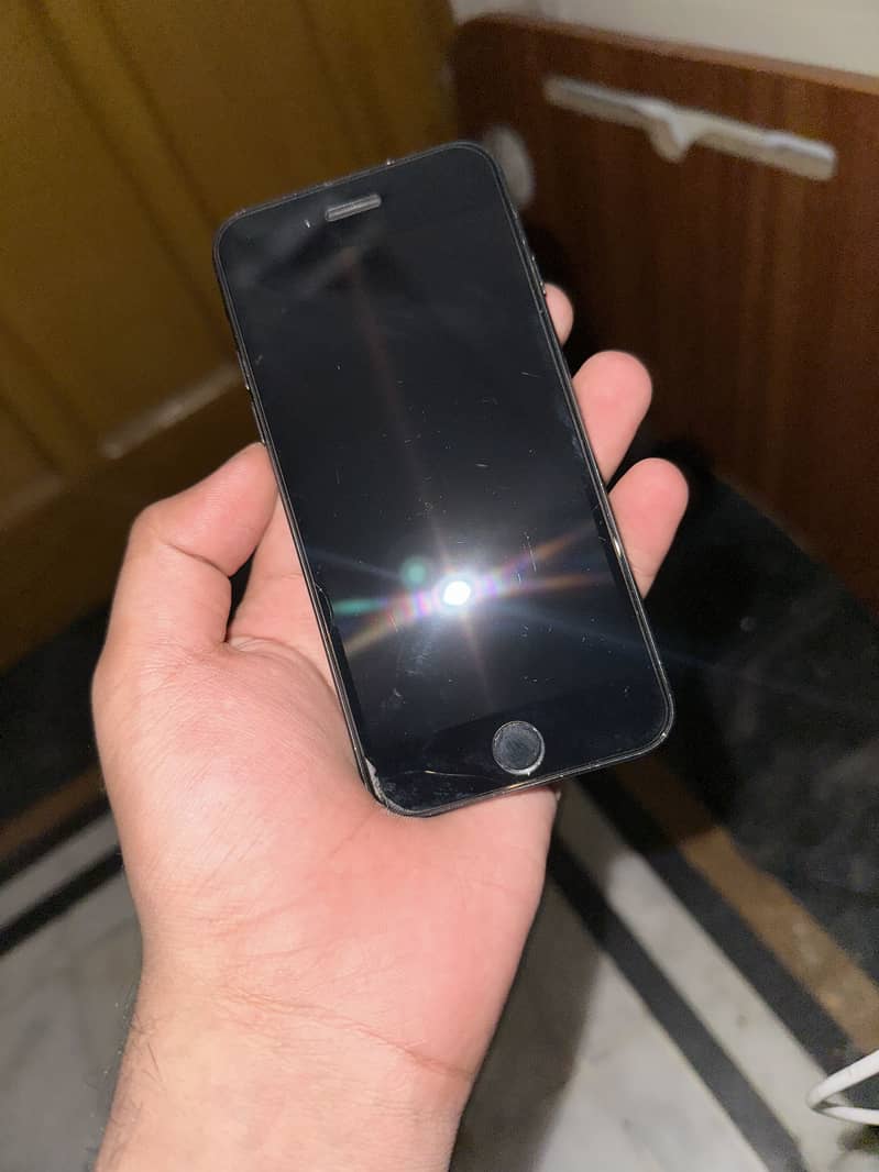 Apple iPhone 7 2