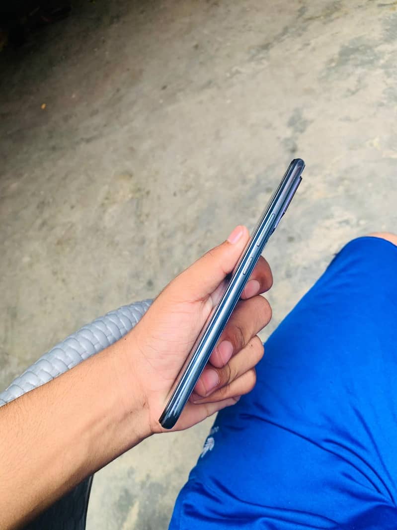 Vivo V21e 4