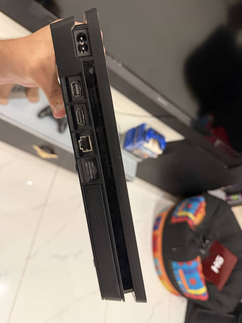Ps4 Slim Console with box 2