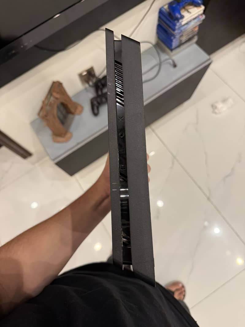 Ps4 Slim Console with box 4