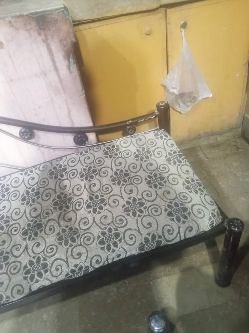 sofa 10/9 condition 2