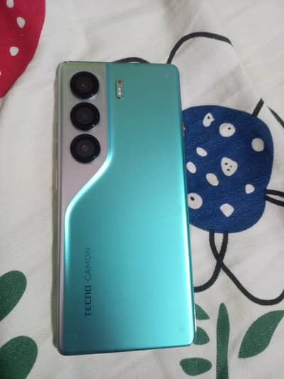 Tecno CAMON 40 Pro