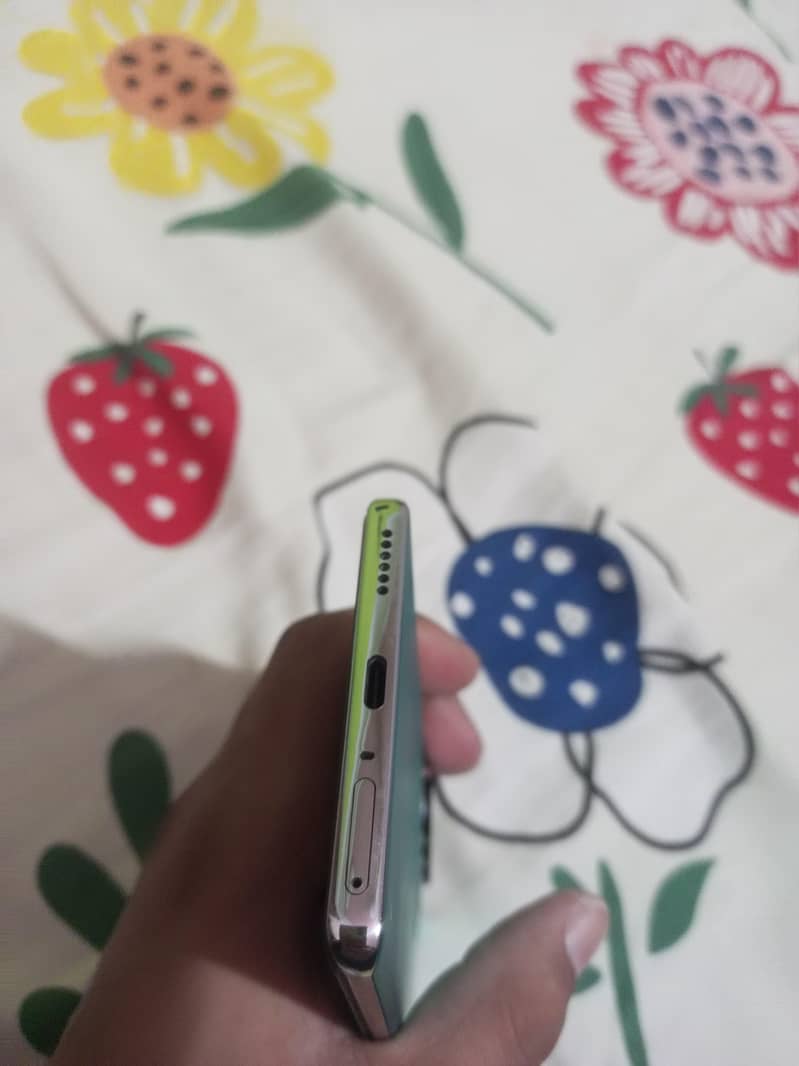 Tecno CAMON 40 Pro 6