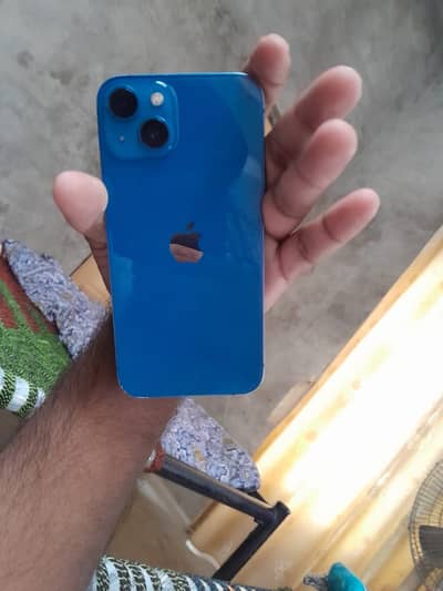Apple iPhone 13