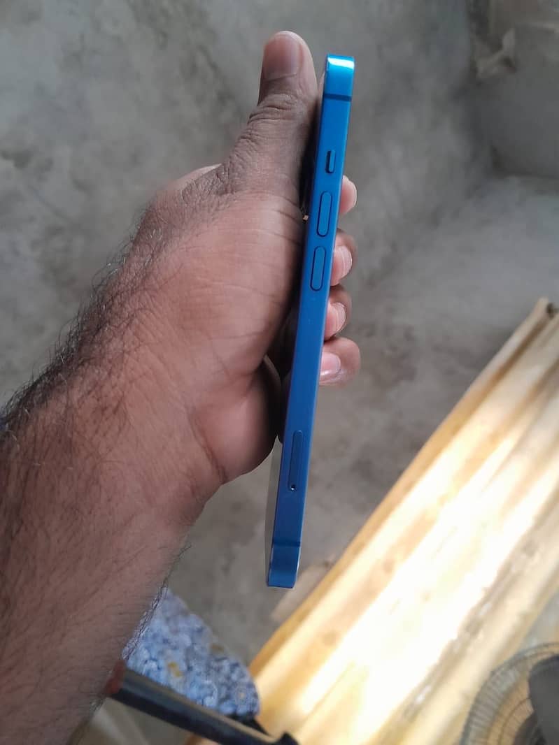 Apple iPhone 13 1
