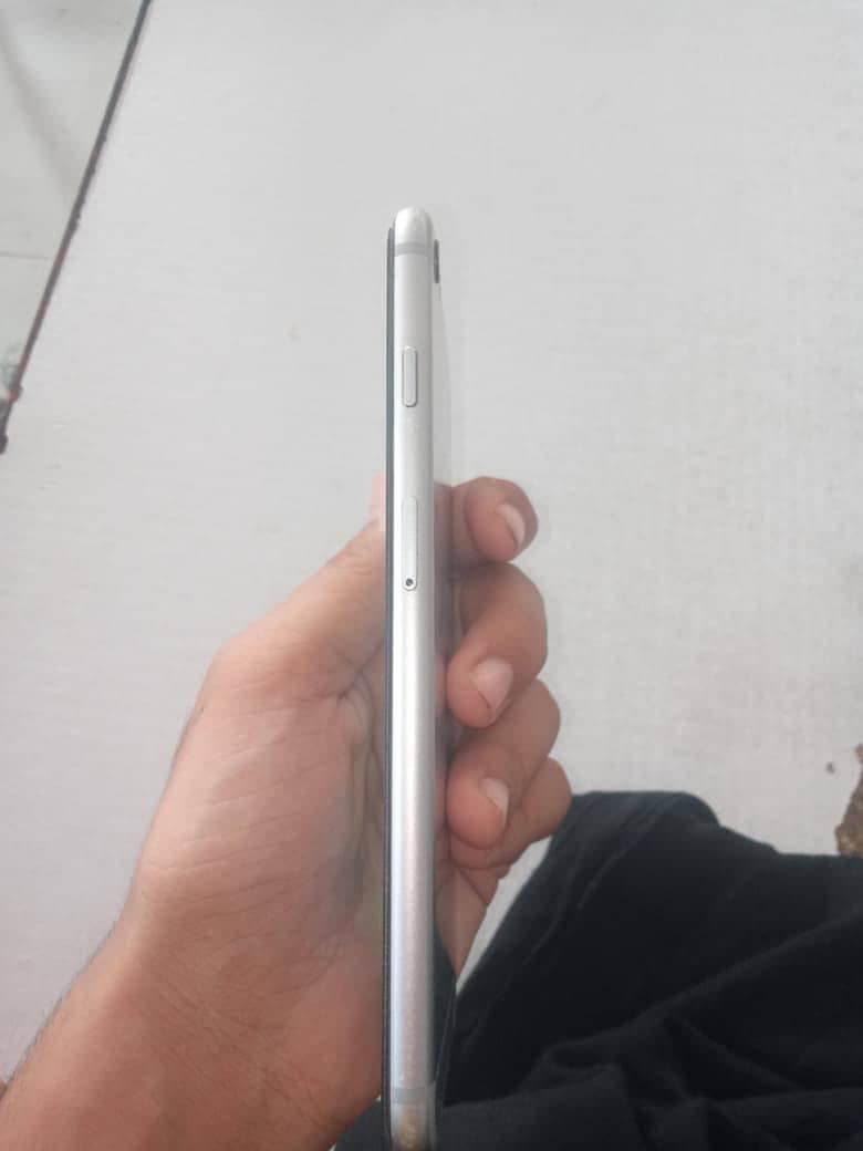 Apple iPhone 6 Plus 0