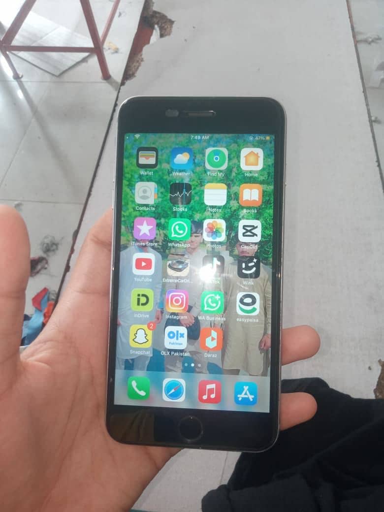 Apple iPhone 6 Plus 3
