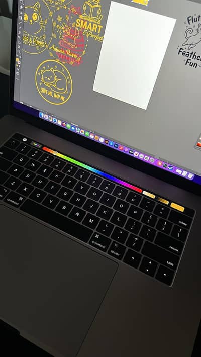 Macbook pro2017 1st owner 15inch touch bar never opend