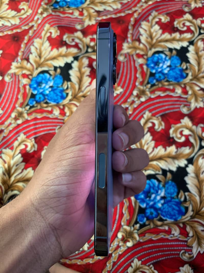 Apple iPhone 13 Pro 2