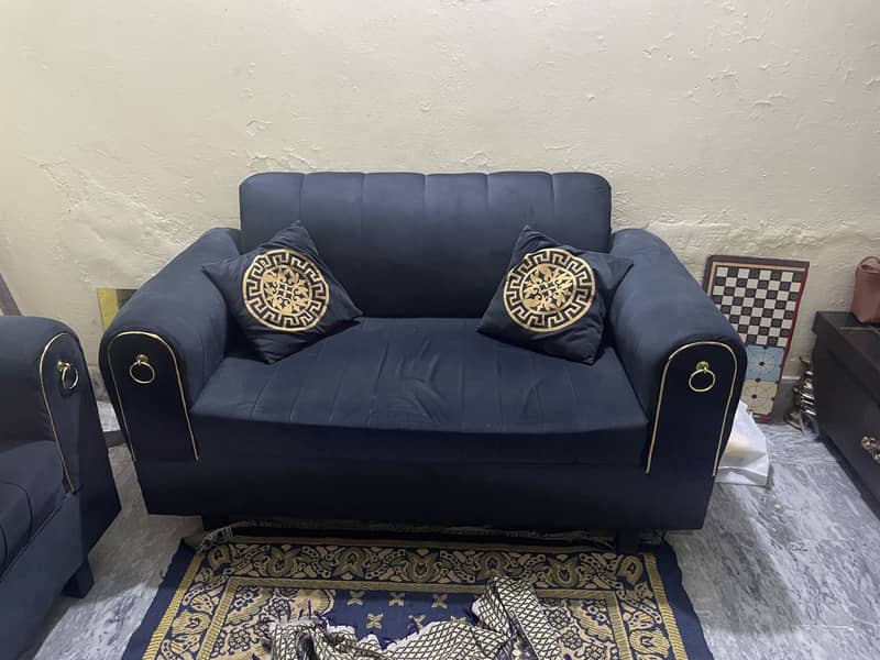sofa set available 3