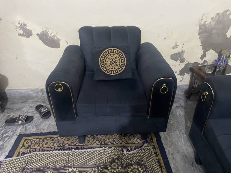 sofa set available 5