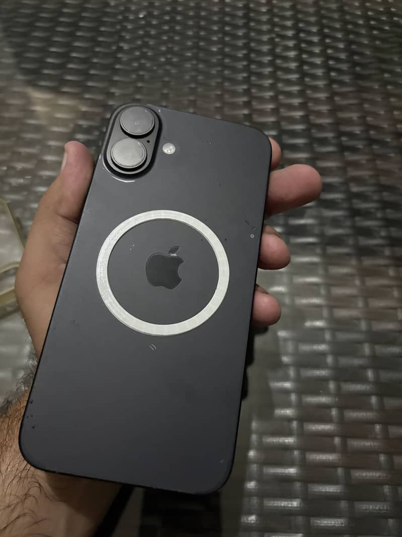 Apple iPhone 16 Plus 2