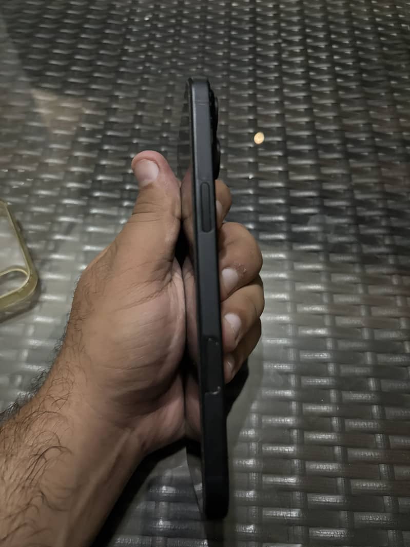 Apple iPhone 16 Plus 4