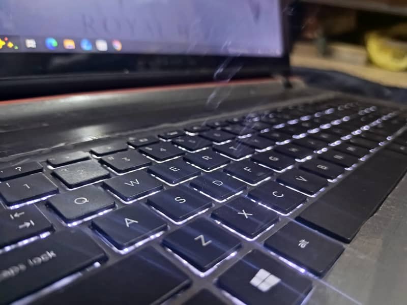 HP Core i3/6th generation Touchscreen 3