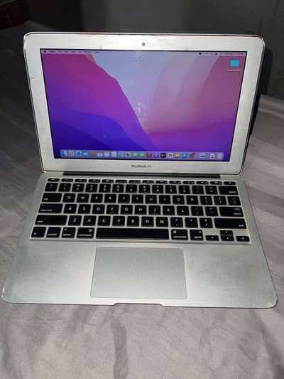 MACBOOK AIR EARLY (2015) 7/10