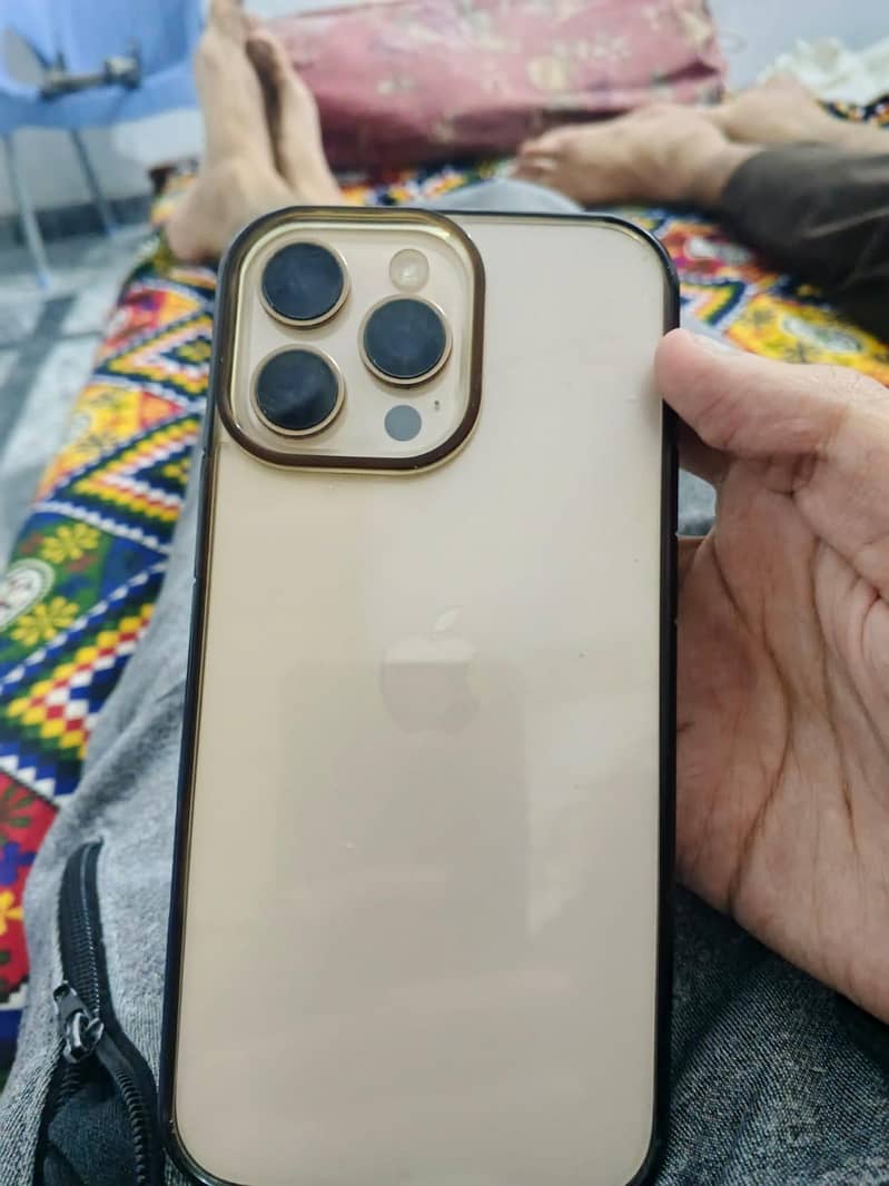 iphone 16 pro max 1