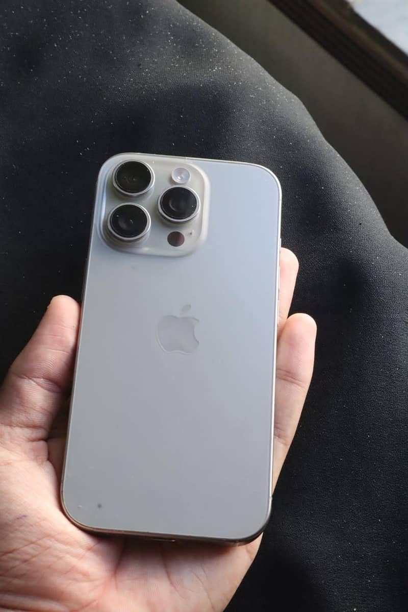 Apple iPhone 16 Pro 256GB – Natural Titanium | 89% Battery Health 0