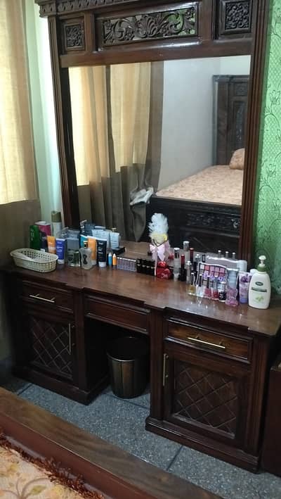Dressing table