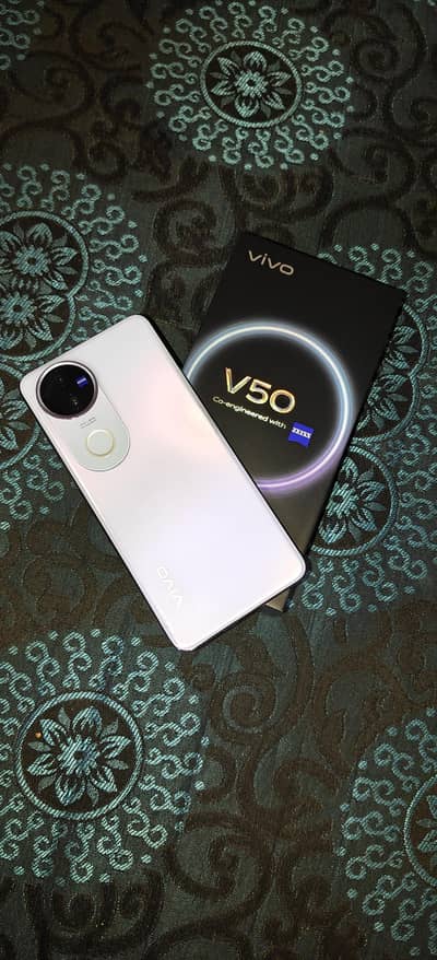 Vivo V50