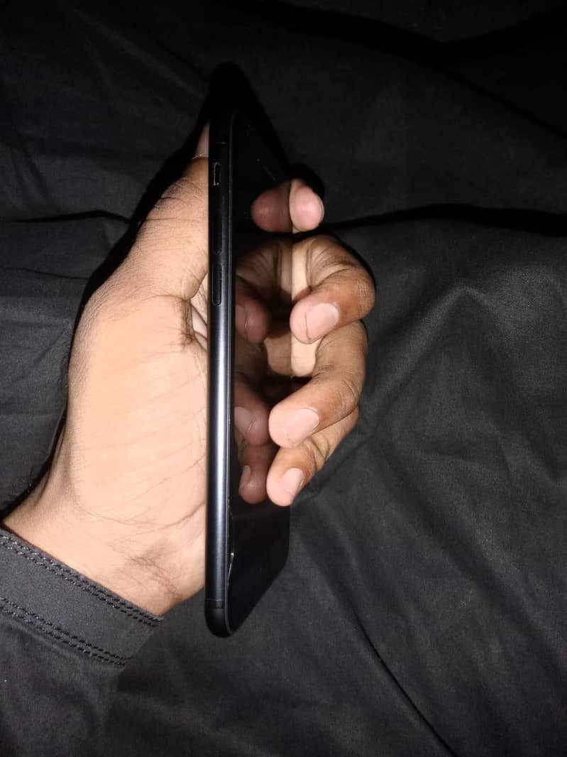Apple iPhone 7 4