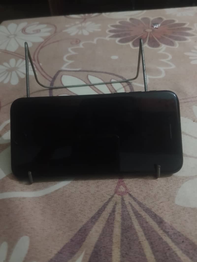 Apple iPhone 7 3