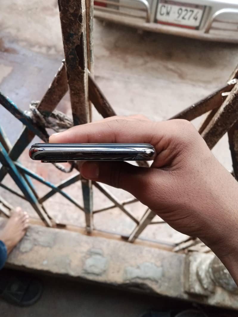 Apple iPhone X 2